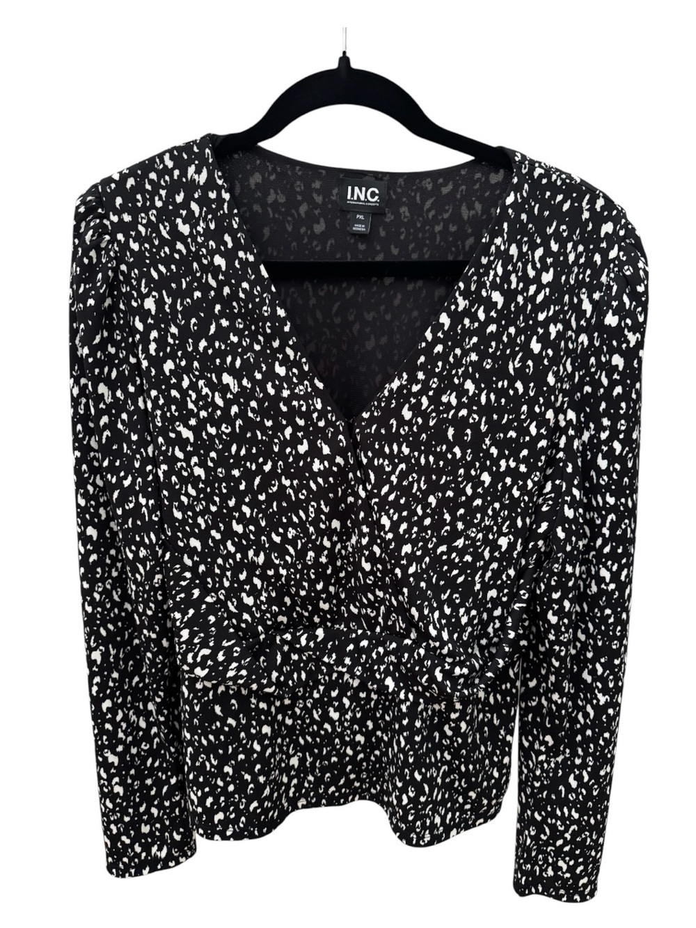 Black and White Printed V-Neck Top